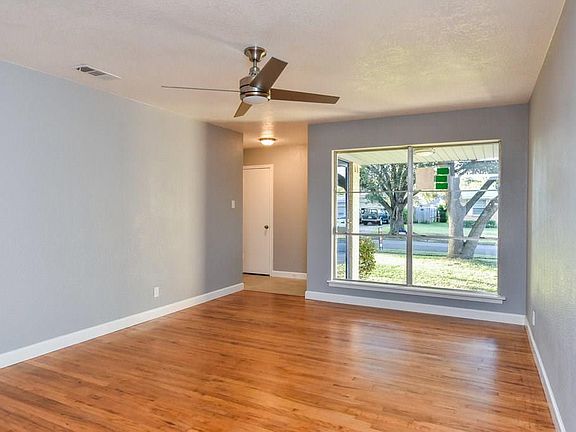5th image of 311 W Davis St