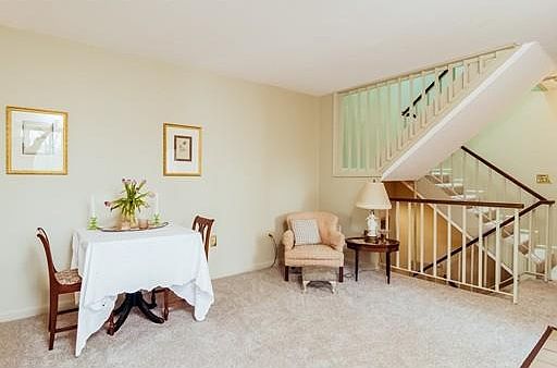 5th image of 51 Aurora Ln