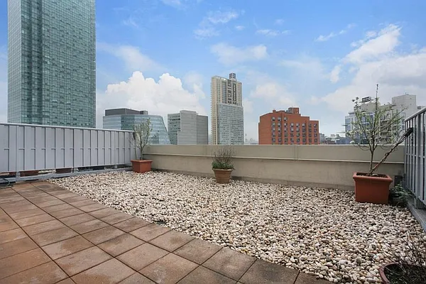 Sold by Corcoran | media 25