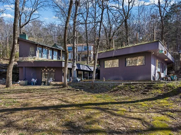 21283 Pine Dr, Garfield, AR 72732