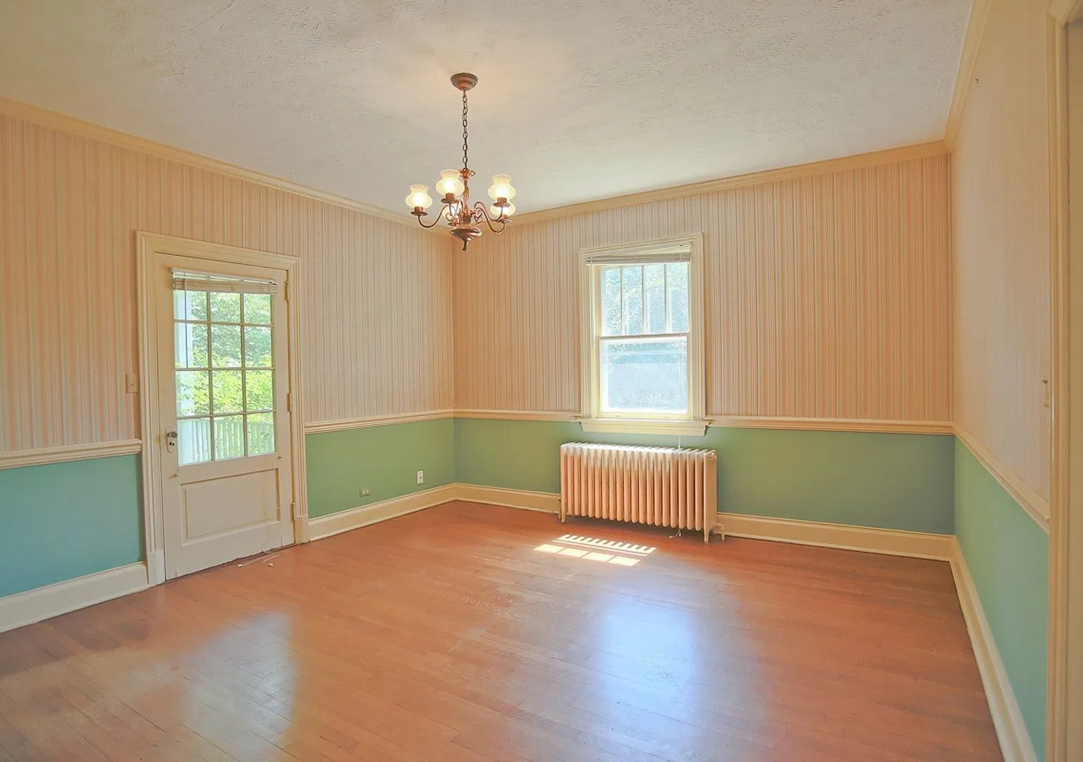 1017 Locust Avenue — Photo 3