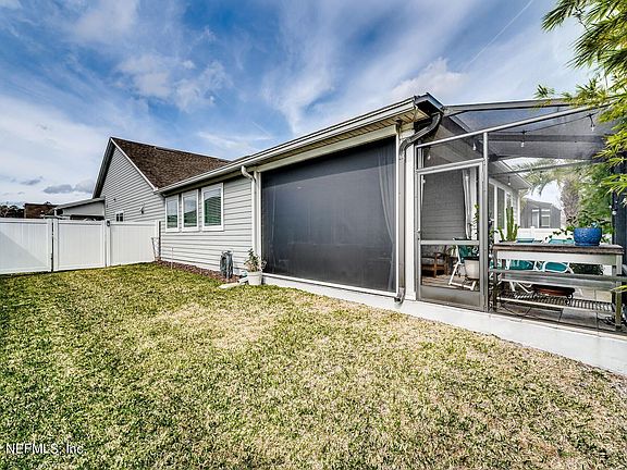 4th image of 276 Palm Breeze Dr