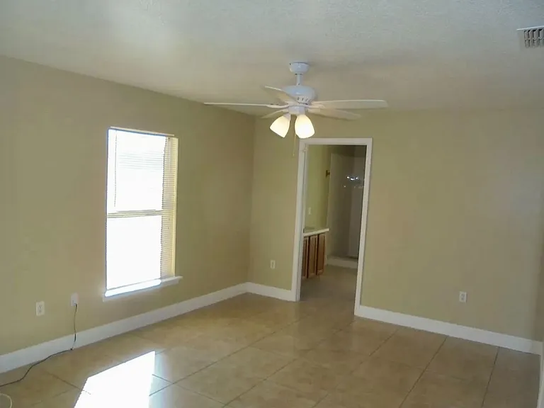 417 Gannet Ct — Photo 12