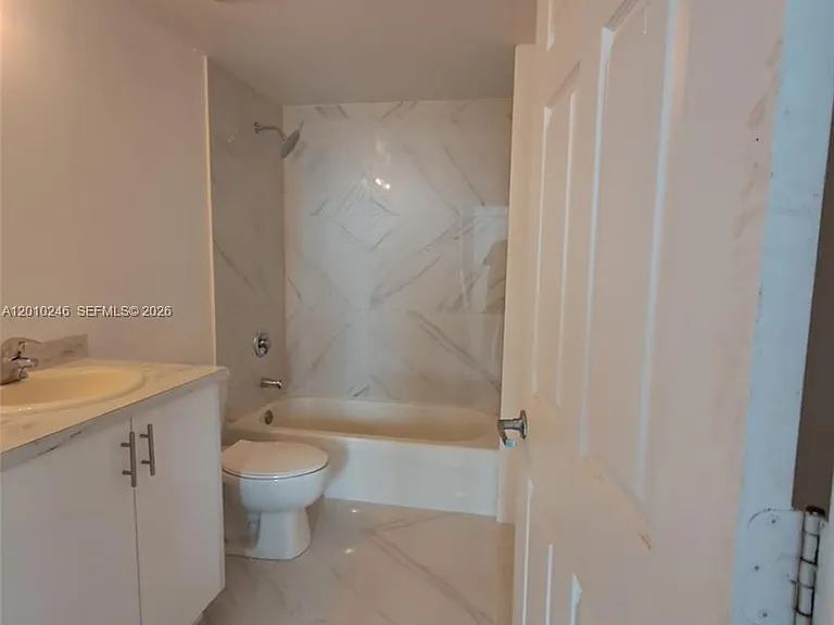 275 NE 18th St #1704 — Photo 15