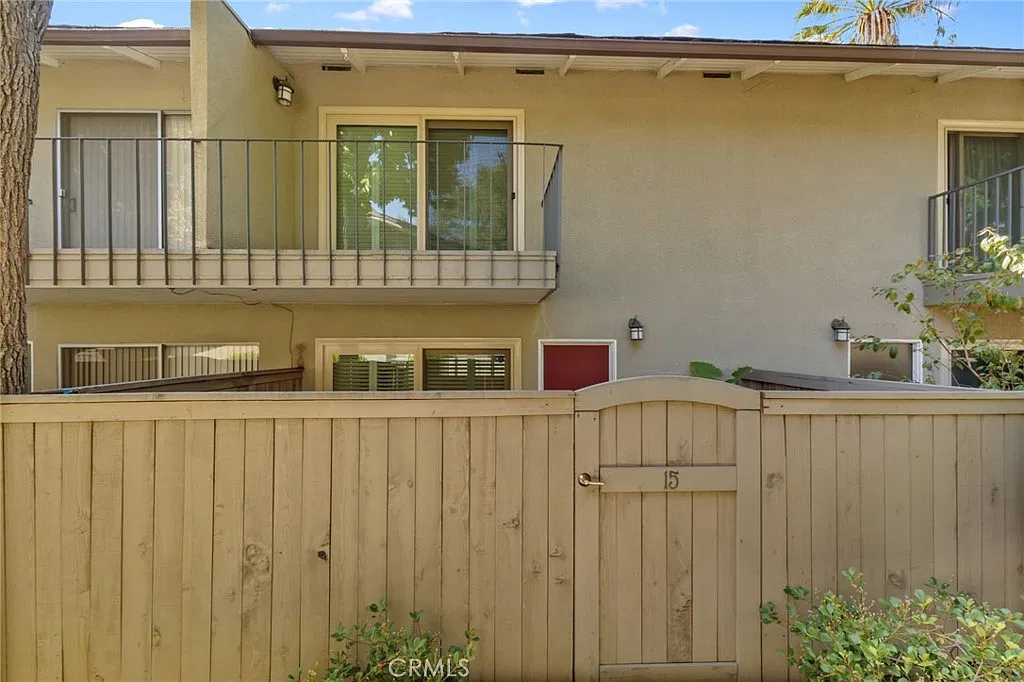 2 bed, 1.5 bath, 988 sqft, $3,950 — Photo 4