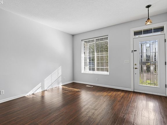 4th image of 16514 NE 12th Ave