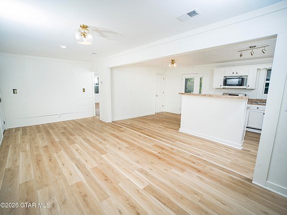 5th image of 508 Critz St