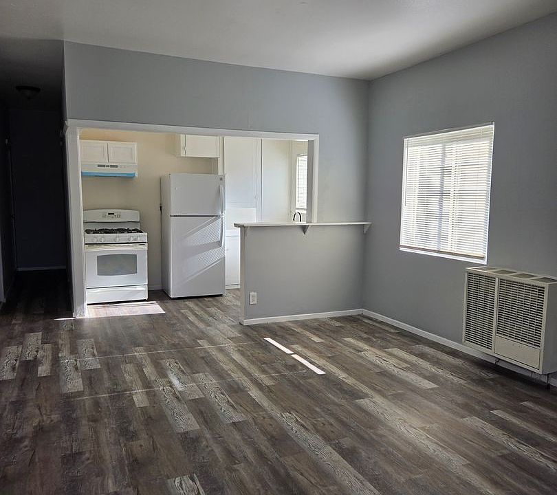 1st image of 417-453 W Cowles St #439