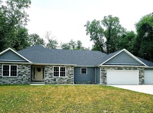 9797 Trinity Ct, Demotte, IN 46310