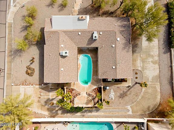 3rd image of 2525 Demaret Dr