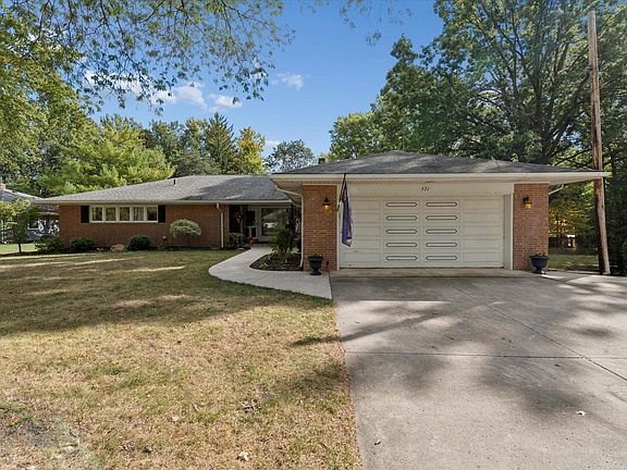 4th image of 571 Parklane Dr