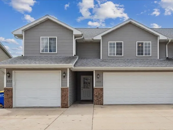 535 E Goldfinch Dr, Tiffin, IA 52340