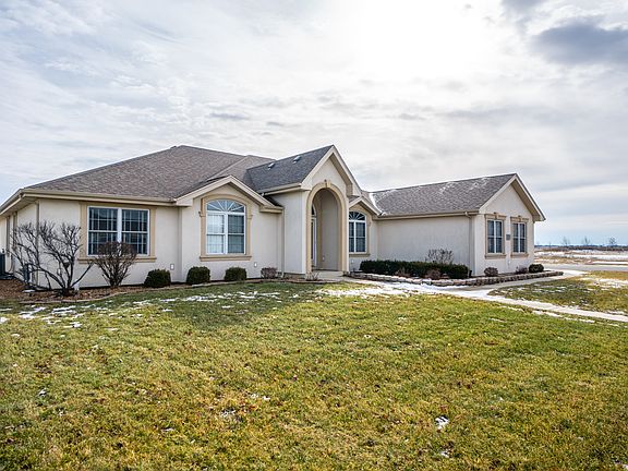 2nd image of 1829 Willow Brook Dr