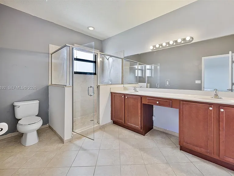 3728 NE 3rd Ct — Photo 21