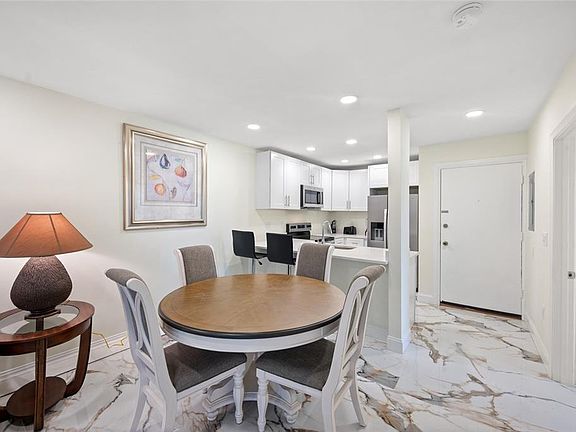 4th image of 240 Medallion Blvd APT A