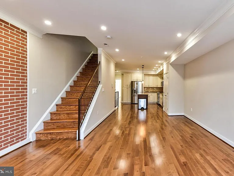 59 R St NE #2 — Photo 9