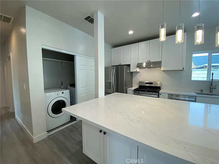 1653 W Chateau Pl #B — Photo 7