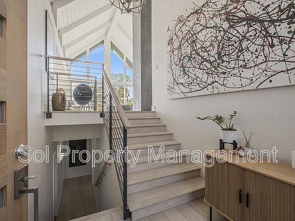 4th image of 525 Cuesta Dr