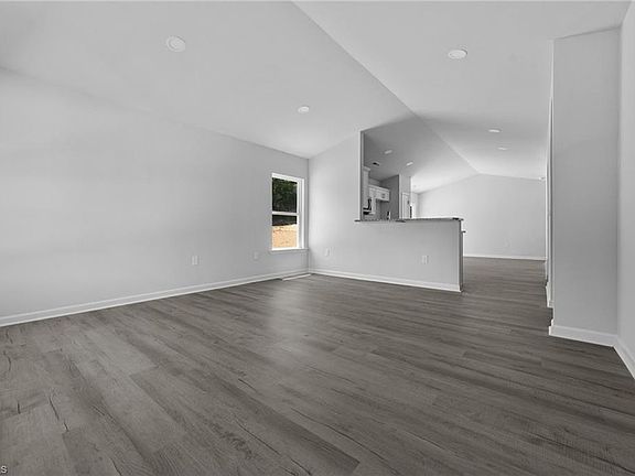5th image of 4101 Castleford Dr