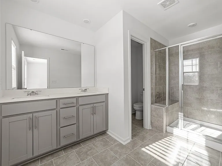 825 Basswood Glen Trl — Photo 16