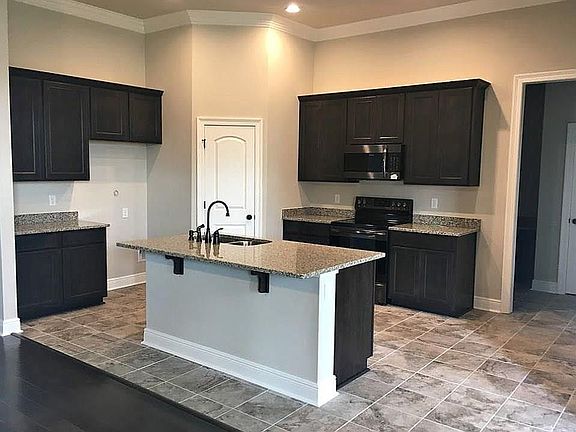 3rd image of 3208 Flatwood Dr