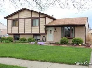 34354 Centennial Ct, Sterling Heights, MI 48312