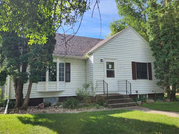 229 11th Ave, Enderlin, ND 58027