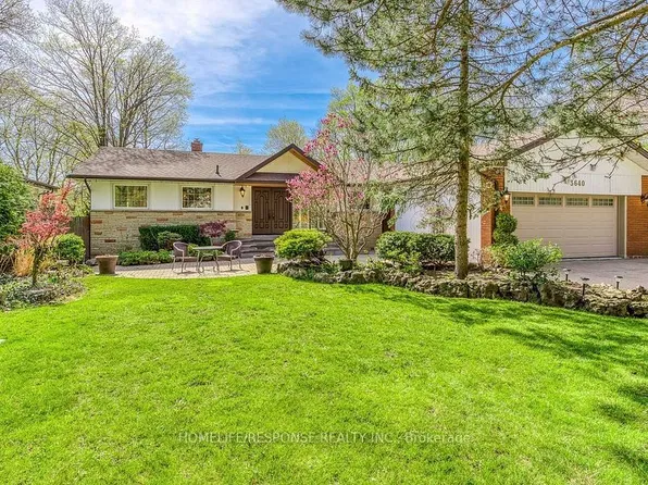 3640 Burnbrae Dr, Mississauga, ON L5C 2N7