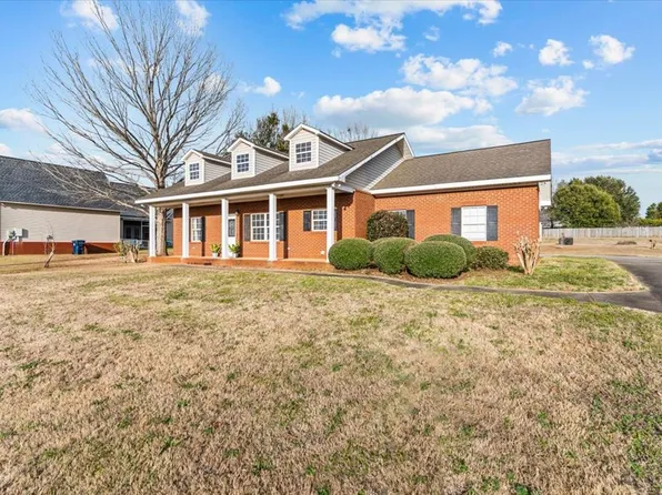 102 Biscayne Ln, Dothan, AL 36303