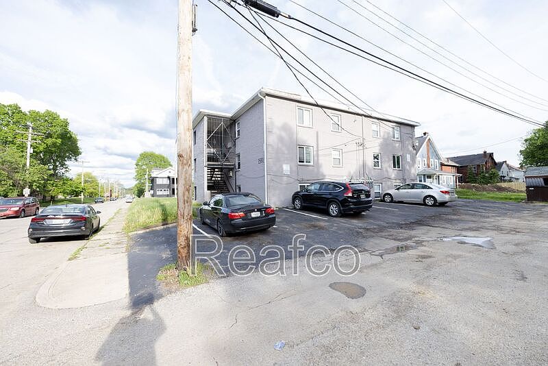 1st image of 1581 E Mound St APT 1D