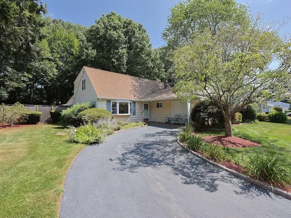 175 Westfield Dr, Holliston, MA 01746