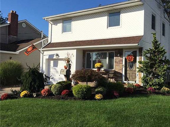 4th image of 33 Greatwater Ave