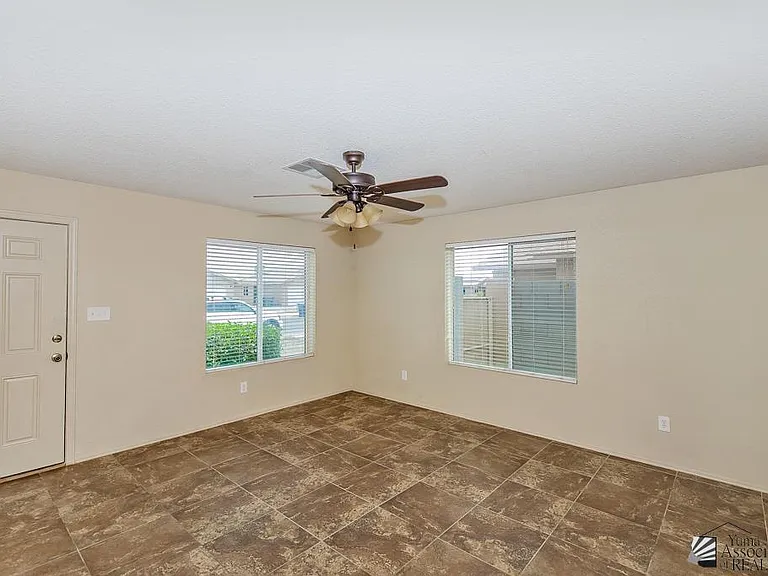 7120 E 36th Pl — Photo 3