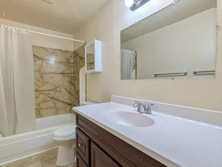 Chelsea Manor Apartments — Photo 35