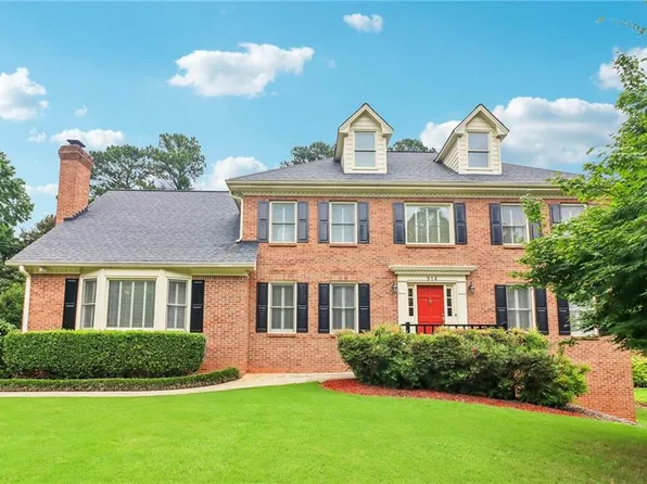 914 Newcastle Dr, Lilburn, GA 30047