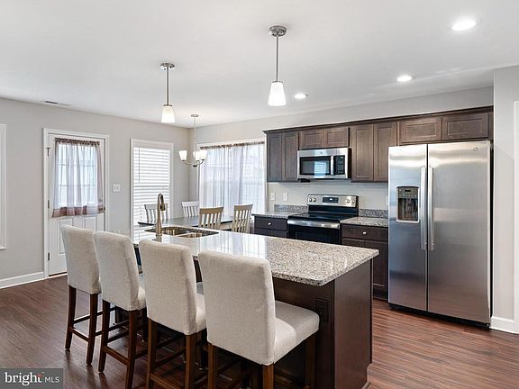 4th image of 131 Belle Ayre Dr