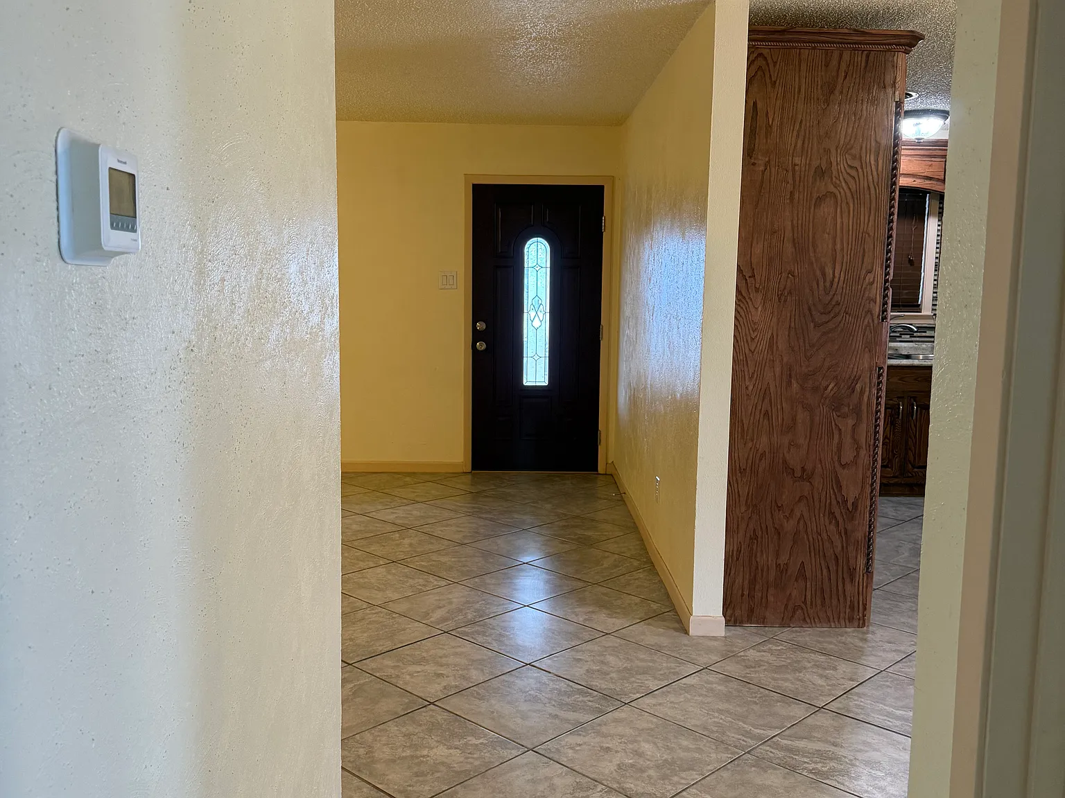 3 bed, 1092 sqft, $2,100 — Photo 3