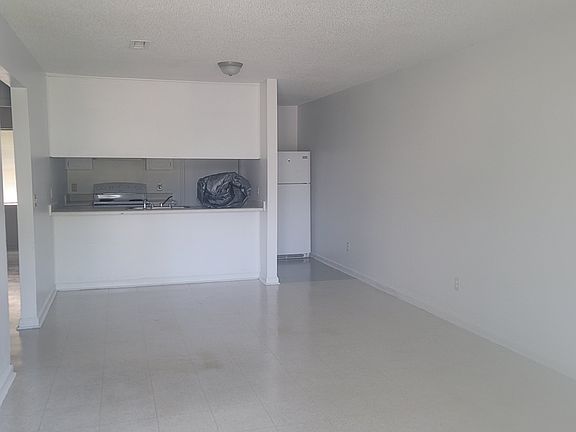 2nd image of 804-3 Grant St