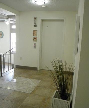 4th image of 501 SW 6th Ct APT 212