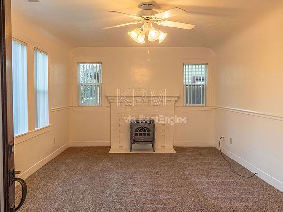 4th image of 325 E Mariposa Ave