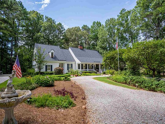 3rd image of 112 Porterfield Dr