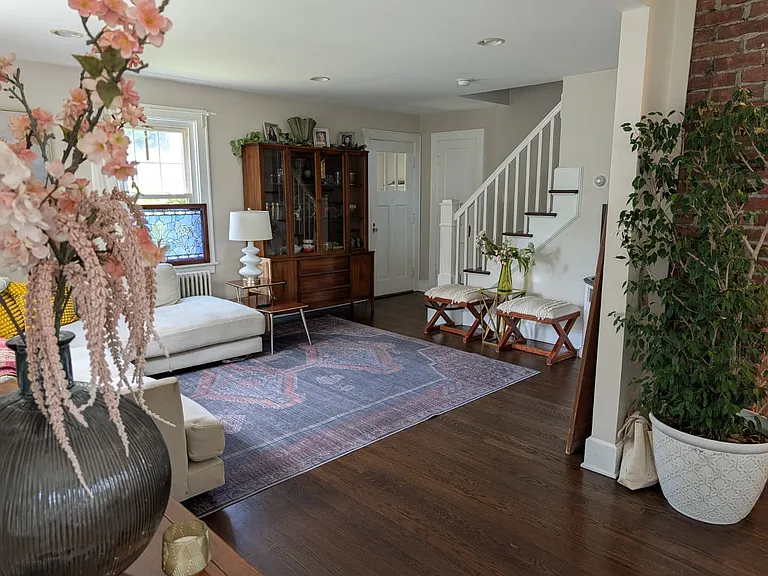 21 Wintergreen Ave — Photo 2