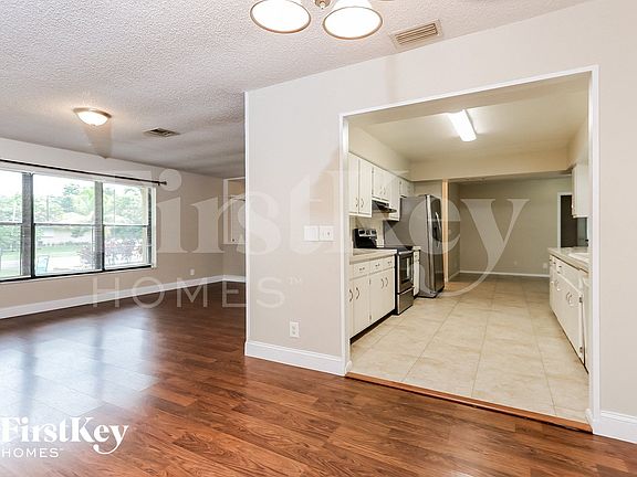 5th image of 11472 Sanderling Dr