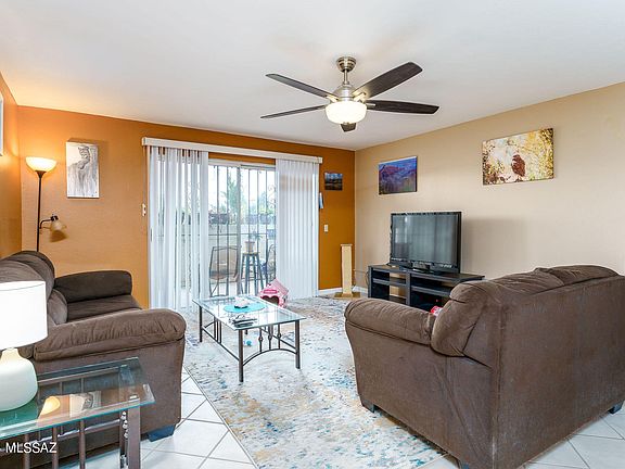 2nd image of 810 S Langley Ave