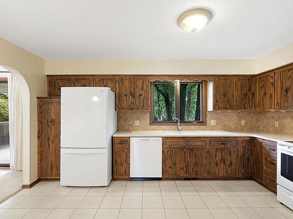 3rd image of 8600 176th Ave NW