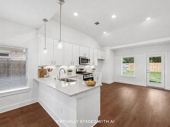 2nd image of 20518 Draper Rd