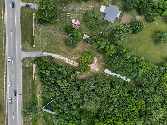 3rd image of 5720 E Highway 67