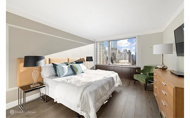 Rented by Douglas Elliman | media 6