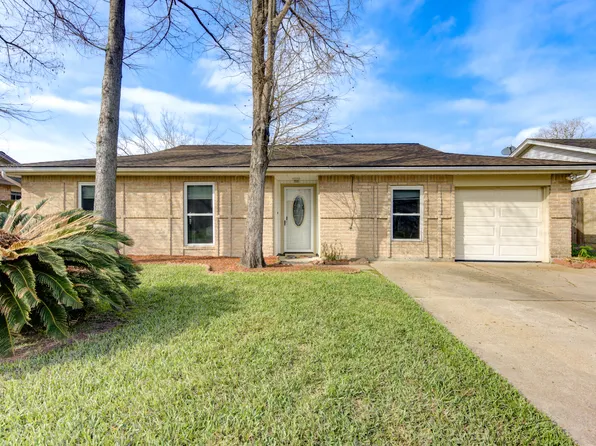 9901 Thrush St, La Porte, TX 77571