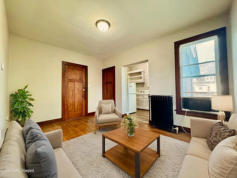 638 N Main St — Photo 10